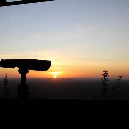 Ngulia Safari Lodge Tsavo 外观 照片