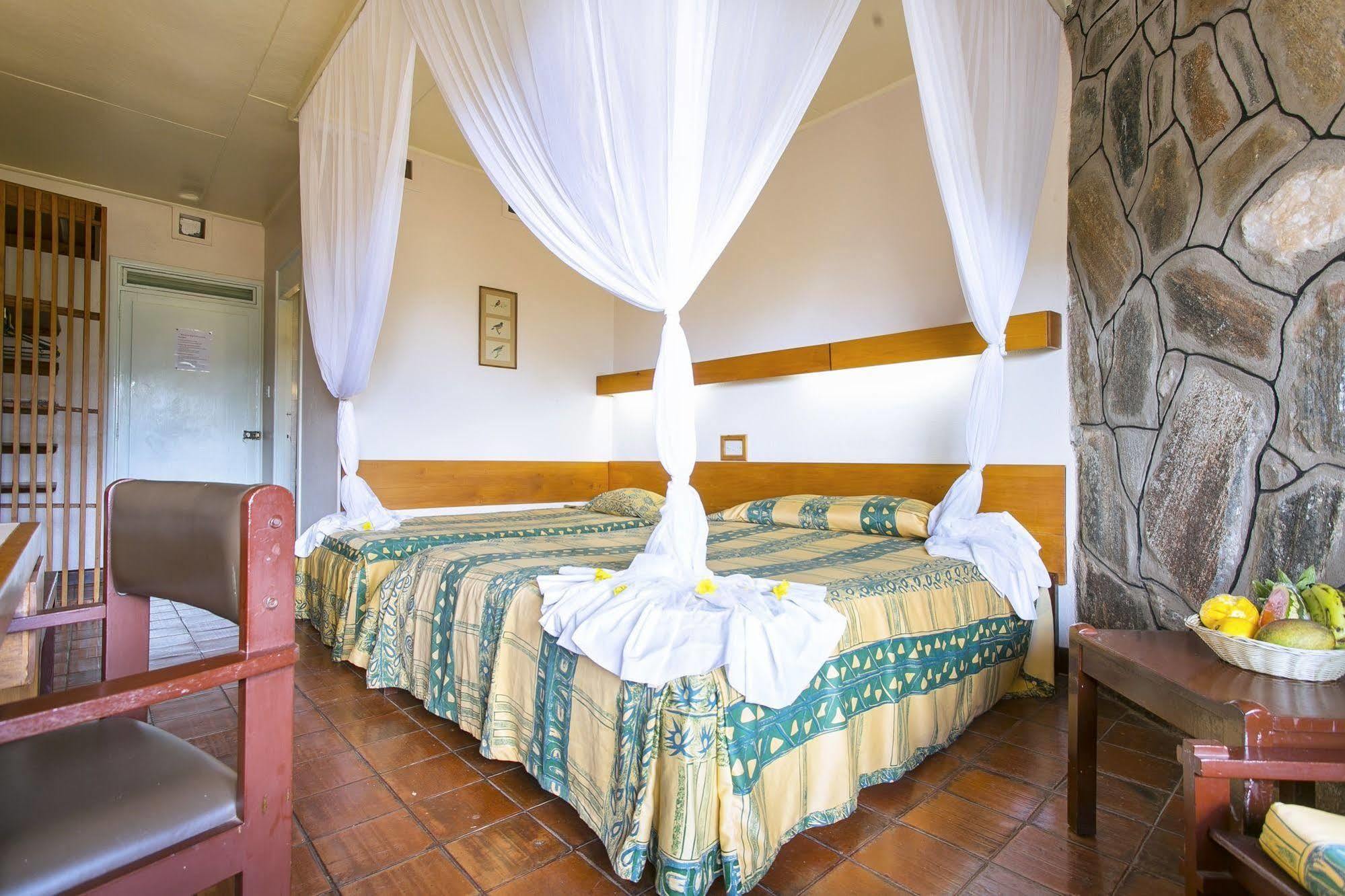 Ngulia Safari Lodge Tsavo 外观 照片